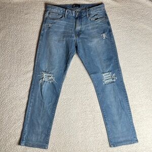 Gap Denim Jeans Athletic ripped, distressed Size 30 x 29